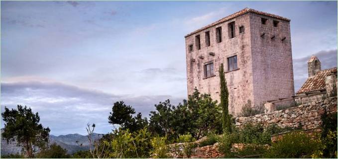 Agriturismo in stile Chateau: paesaggio selvaggio Casa Chateau: un paesaggio selvaggio