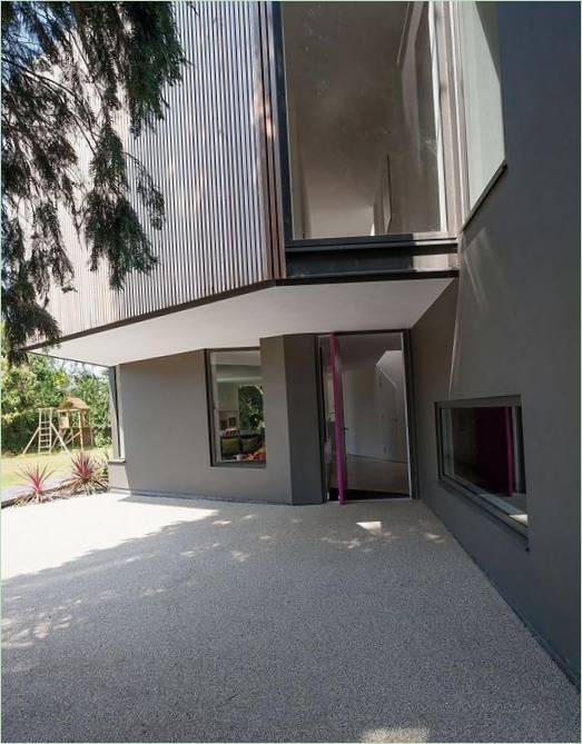 La casa a cuneo irregolare nel Surrey