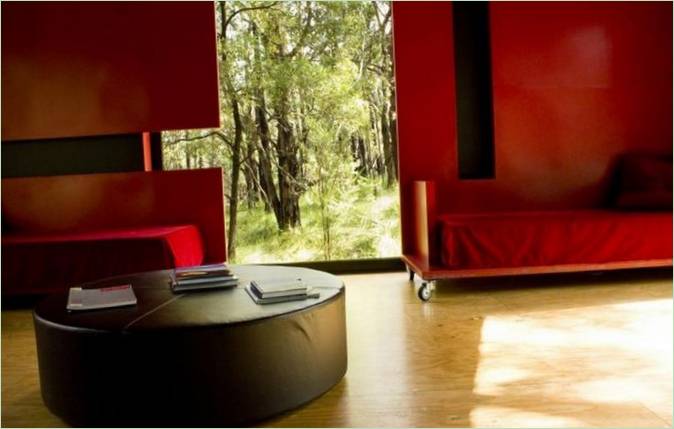 Il favoloso design di una baita di Red Hill nel bosco