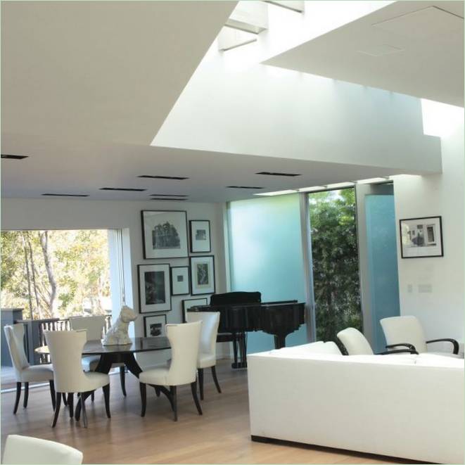 Una villa confortevole progettata da Griffin Enright Architects