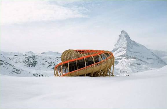 Punto di vista Evolver tra le montagne innevate della Svizzera