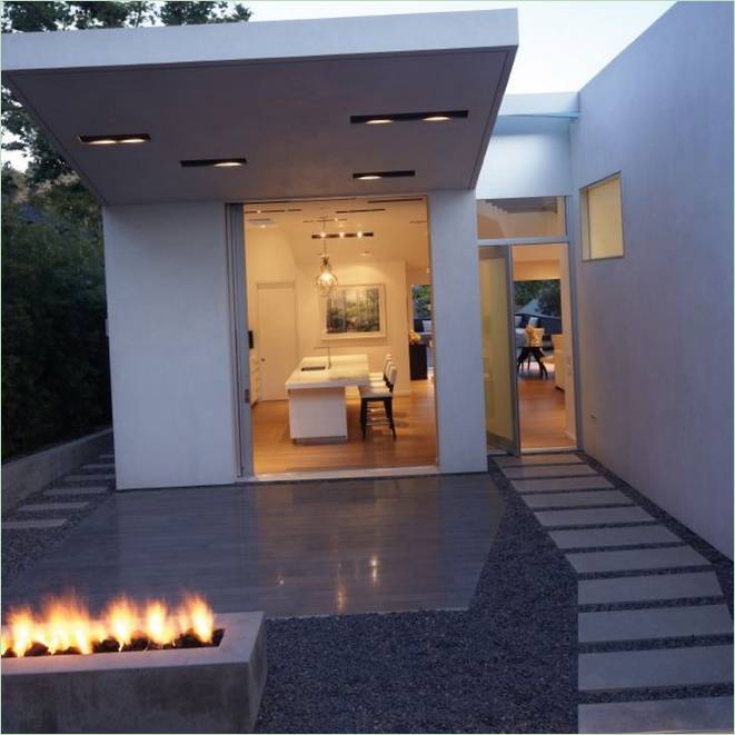 Una villa confortevole progettata da Griffin Enright Architects