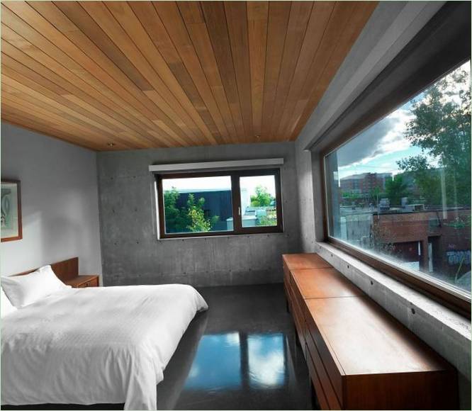 Una camera da letto in una casa