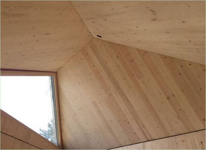 Design trapezoidale in una casa ecologica