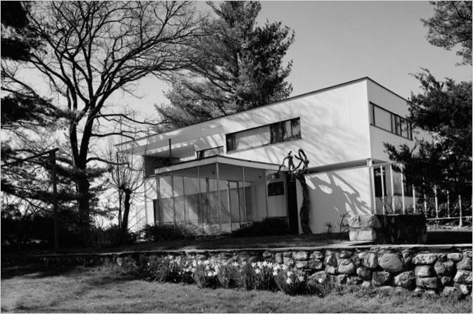 L'esterno della Gropius House, una casa privata nel Massachusetts