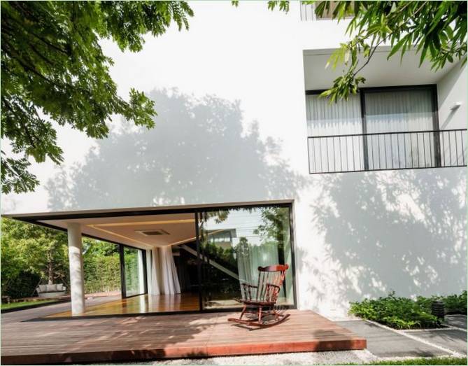 Progetto di una casa d'angolo Baan Moom