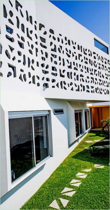 L'elegante facciata di The Nest House