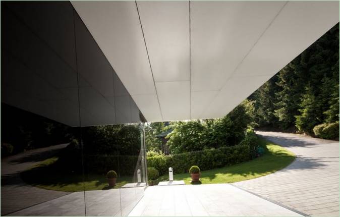 Una candida residenza sul lago di Spado Architects, Carinzia, Austria