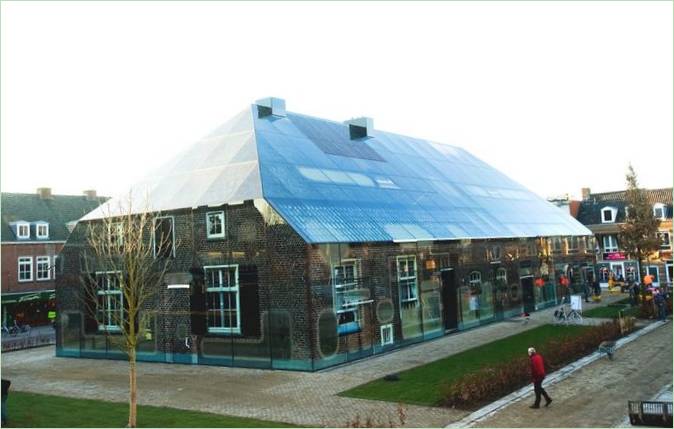 Un edificio agricolo in vetro nei Paesi Bassi