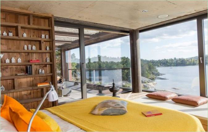 Design degli interni di una camera da letto con finestra panoramica