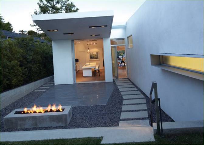 Una villa confortevole progettata da Griffin Enright Architects