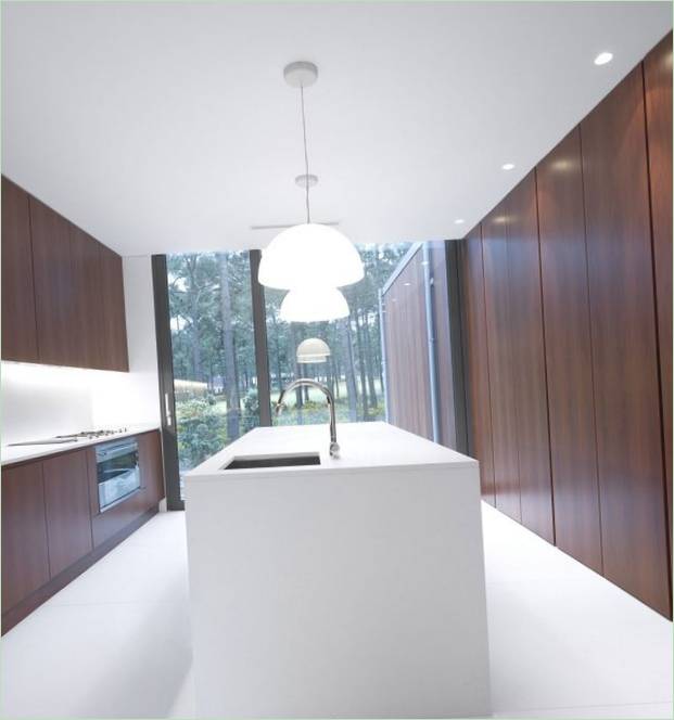 Design interno di una cucina con finestra panoramica