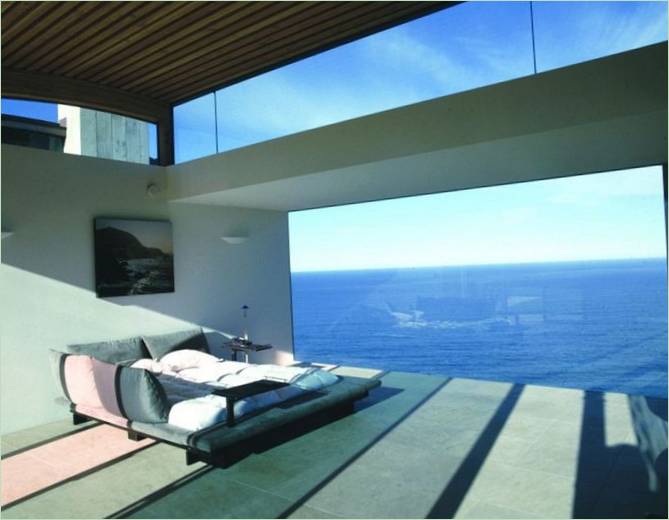 Finestre panoramiche della Division Knoll House con vista sul mare