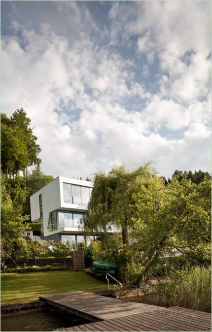 La candida residenza sul lago di Spado Architects, Carinzia, Austria
