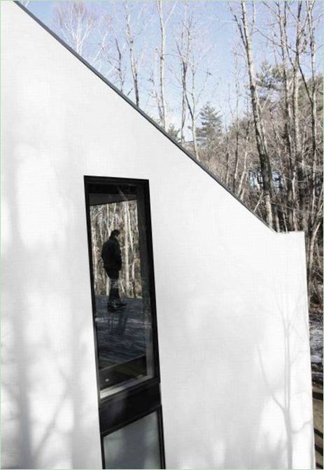 L'esterno della casa di Yamanashi con involucro C2