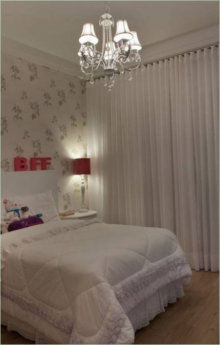 Design degli interni di una camera da letto per bambina