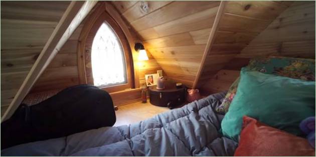 Design per camper - camera da letto sotto il soffitto