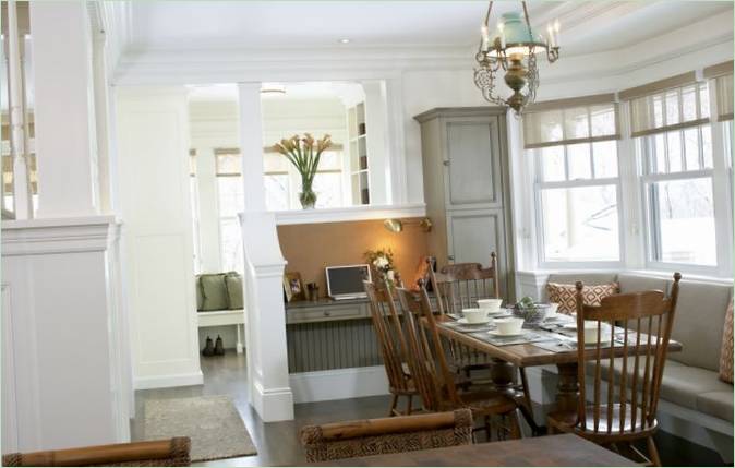Interno della sala da pranzo in stile tradizionale