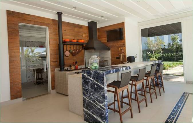 Isola da cucina con finitura in marmo
