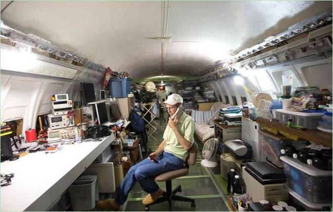 Il caratteristico design degli interni di Bruce Campbell ricavato da scafi di Boeing 747 dismessi
