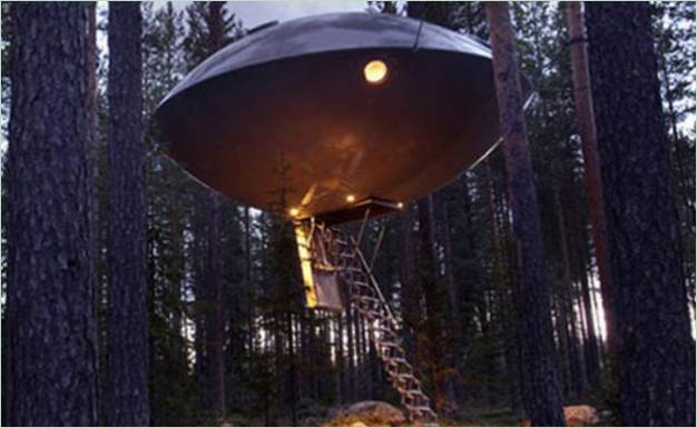 Un'insolita casa UFO in Svezia