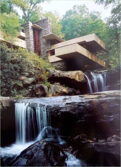 Insolita casa di Fallingwater in Pennsylvania