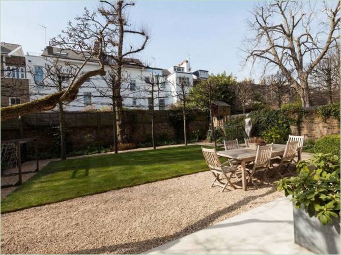 La sala da pranzo nel patio di Londra