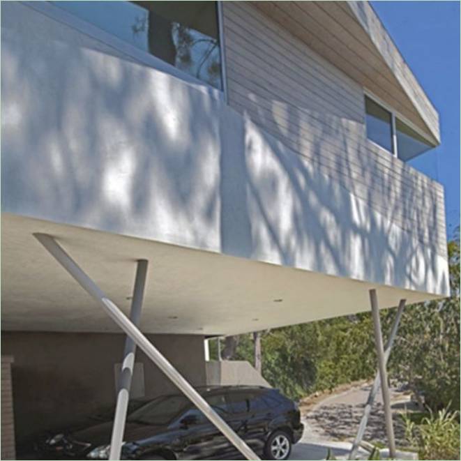Il garage di Deronda House a Los Angeles