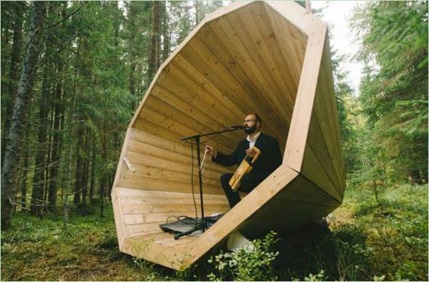 Insoliti gazebo nel bosco per l'osservazione della natura Pergole insolite nel bosco per l'osservazione della natura