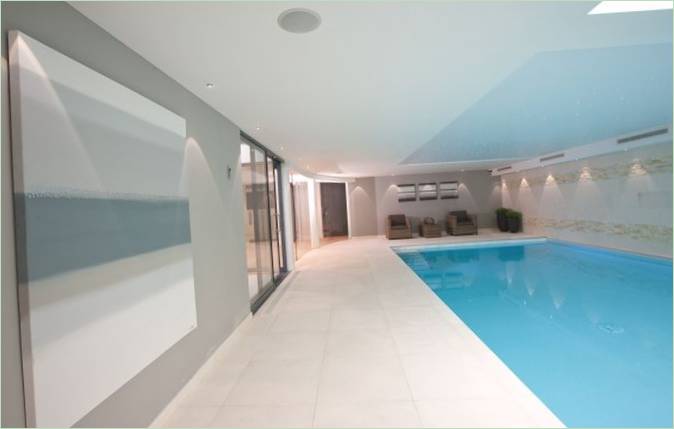 Piscina di lusso a Poole Harbour in Inghilterra