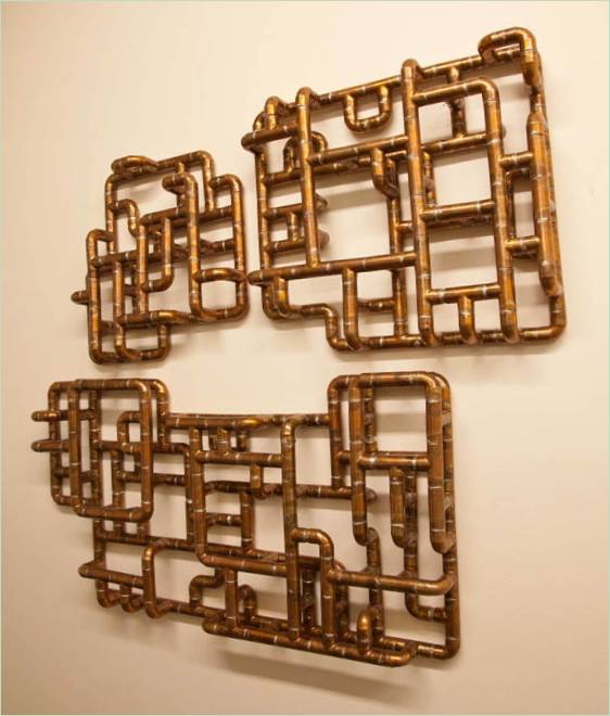 Elementi decorativi in tubo di rame dell'artista-designer TJ Volonis