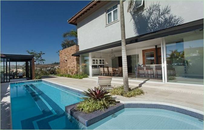 Villa brasiliana. Piscina