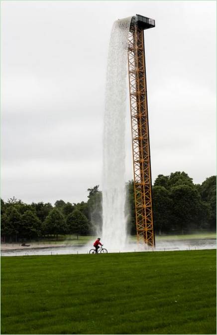 Una grande cascata artificiale in Francia