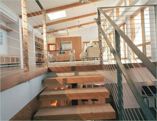 Scala in legno per il primo piano
