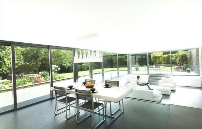 Sala da pranzo con salotto di Southampton Manor House in Inghilterra