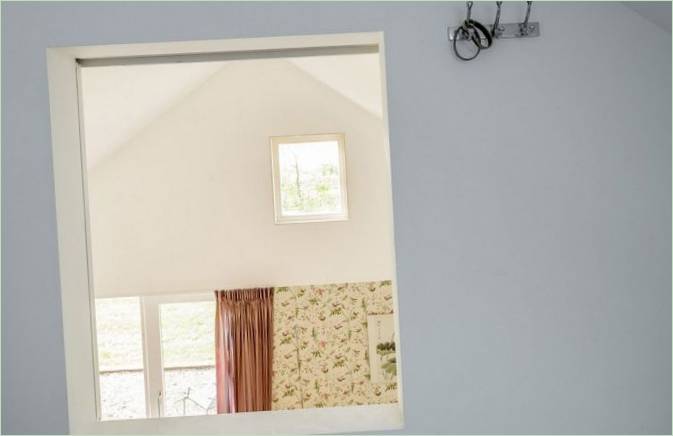 Il soffitto smussato di una casa di campagna di famiglia a Rotterdam