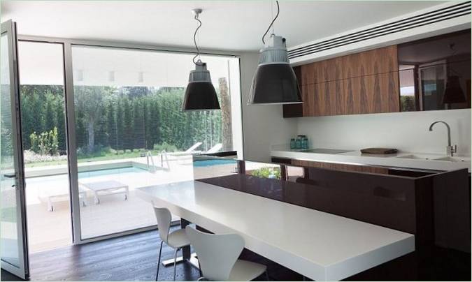 La cucina di questa villa moderna a Lodi, in Italia
