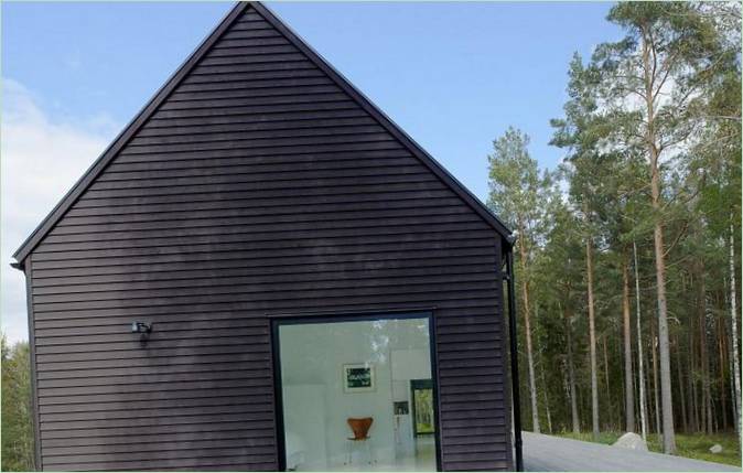 La facciata in legno di Villa Wallin in Svezia