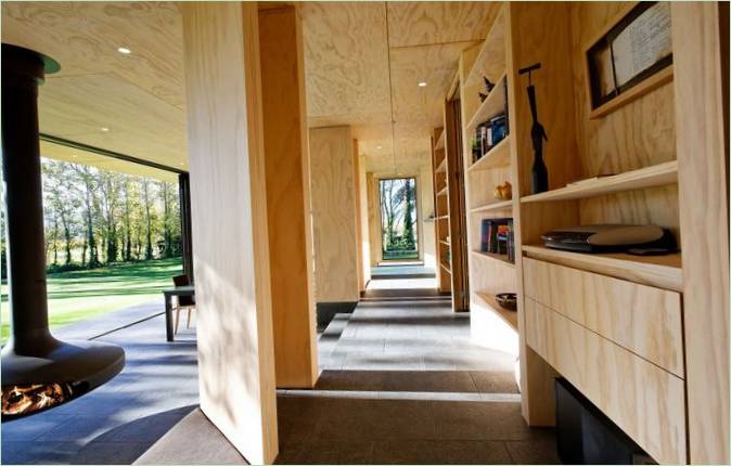 Interno della casa moderna Cloudy Bay Shack in Nuova Zelanda