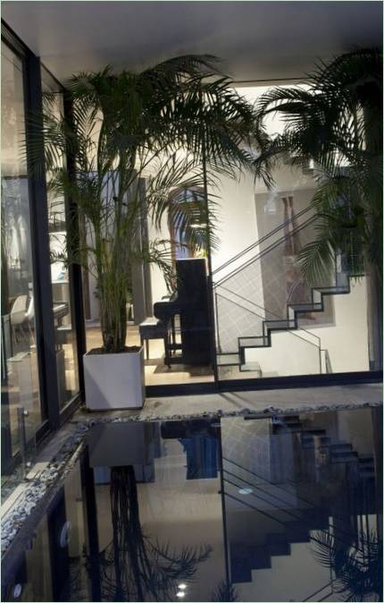V House interior design