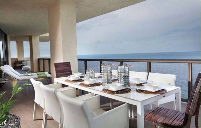 Zona pranzo in veranda