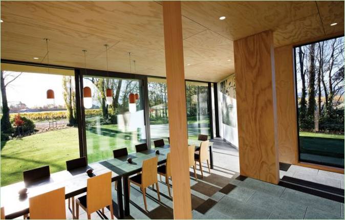 Interno di una casa moderna Cloudy Bay Shack in Nuova Zelanda