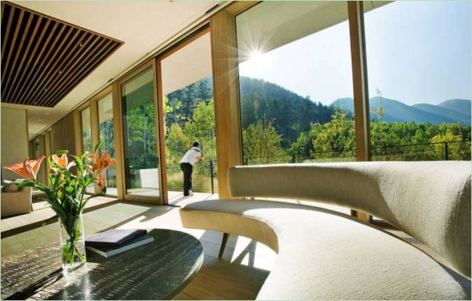 Interno della Linear House dello Studio B Architects, Aspen, Colorado, USA