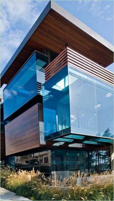 Casa di sculture in legno e vetro in California