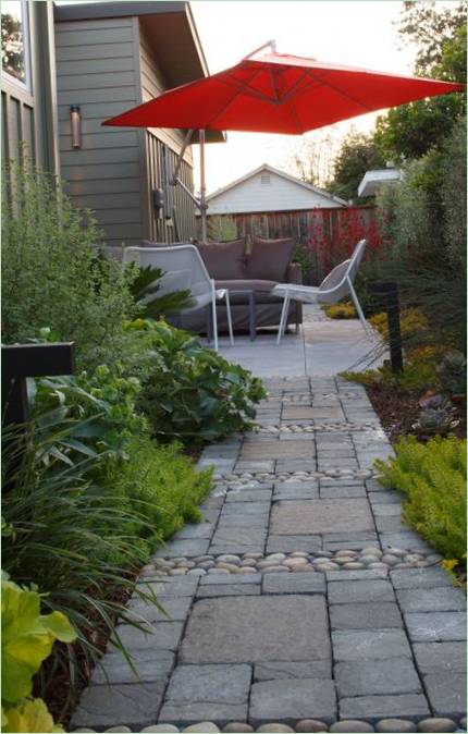 Patio di una casa di campagna in California