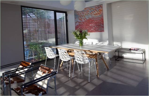 Un'immagine all'interno della sala da pranzo