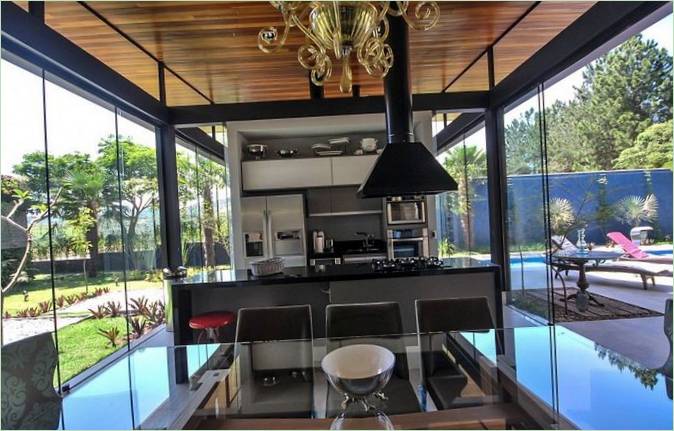 Sala da pranzo e cucina con vista sullo splendido paesaggio circostante