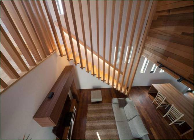 Salone in legno della casa privata M4