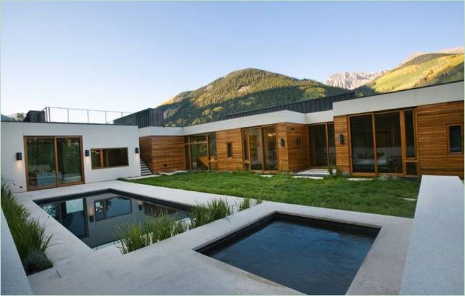 Interno della Linear House dello Studio B Architects, Aspen, Colorado, USA