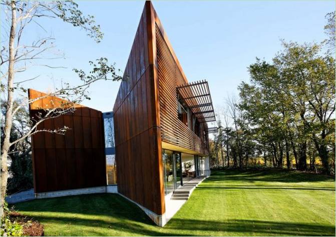 Interno della casa moderna Cloudy Bay Shack in Nuova Zelanda